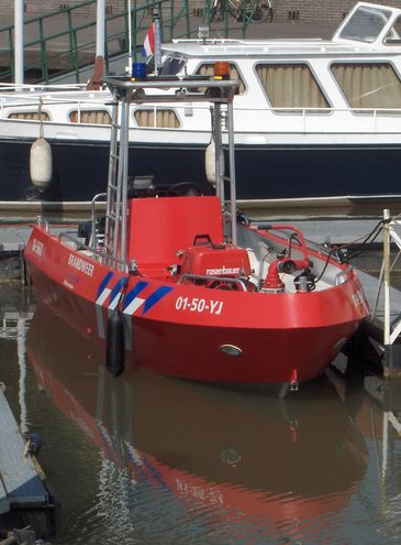 brandweerboot-18-560-alblasserdam30-08-2005schuitemaker2